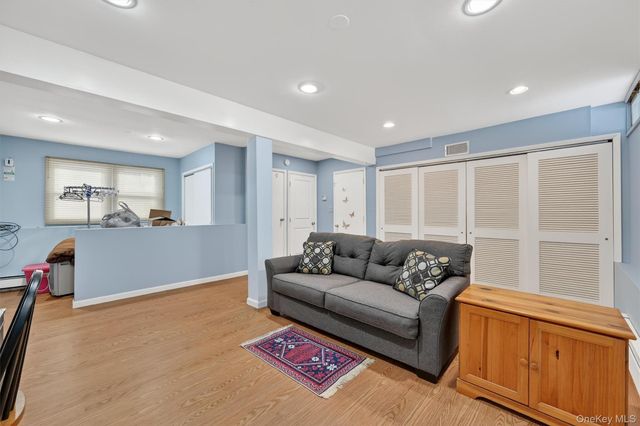 22 Oxford Lane, Harriman, NY 10926