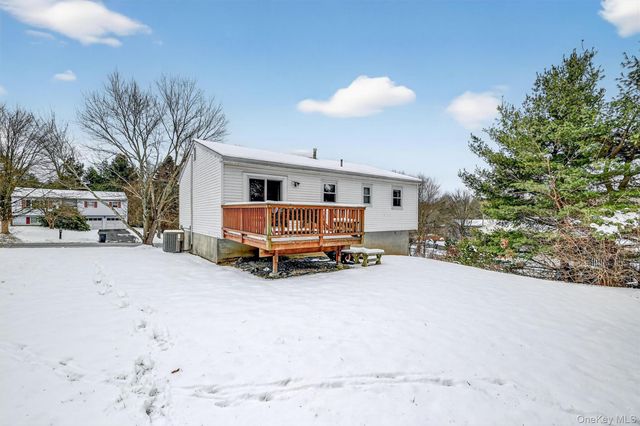 22 Oxford Lane, Harriman, NY 10926