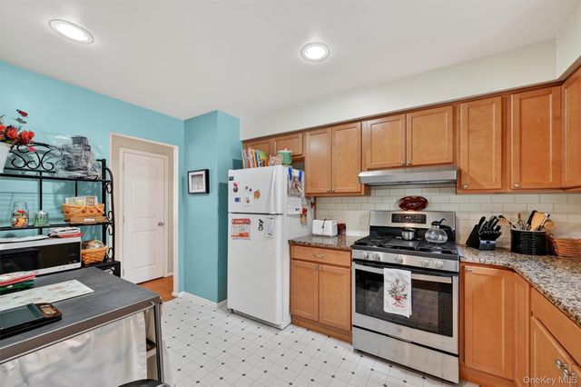 22 Oxford Lane, Harriman, NY 10926