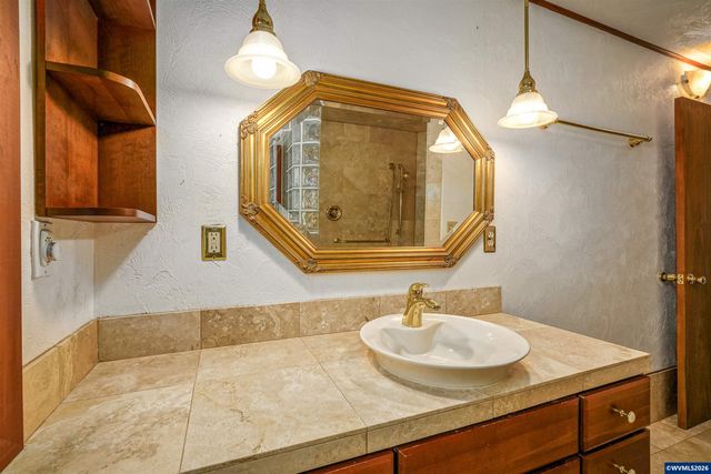 38777 Scravel Hill Rd NE, Albany, OR 97322