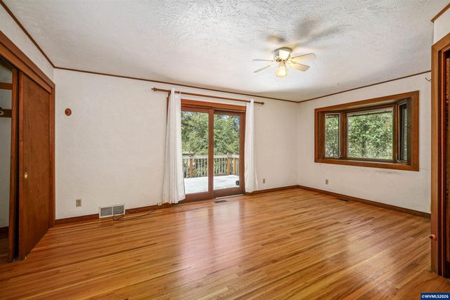 38777 Scravel Hill Rd NE, Albany, OR 97322