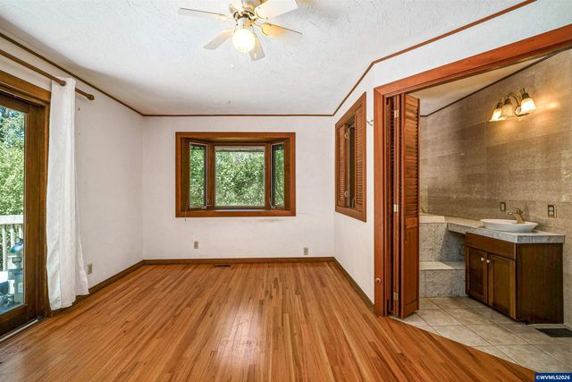 38777 Scravel Hill Rd NE, Albany, OR 97322