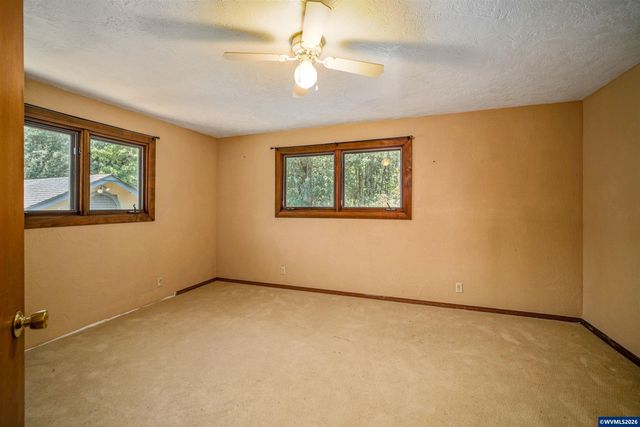 38777 Scravel Hill Rd NE, Albany, OR 97322