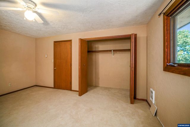 38777 Scravel Hill Rd NE, Albany, OR 97322
