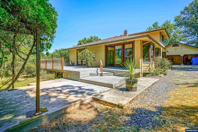 38777 Scravel Hill Rd NE, Albany, OR 97322