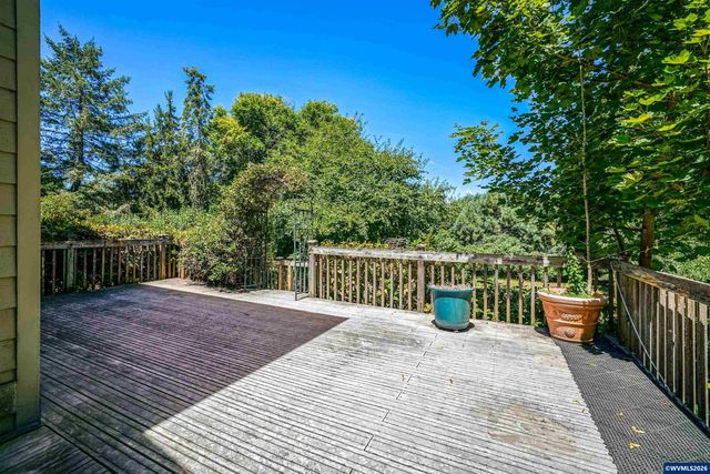 38777 Scravel Hill Rd NE, Albany, OR 97322