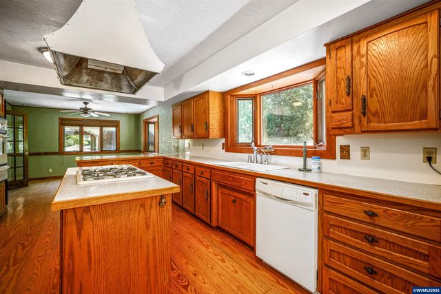38777 Scravel Hill Rd NE, Albany, OR 97322