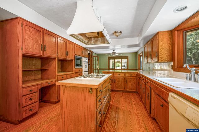 38777 Scravel Hill Rd NE, Albany, OR 97322