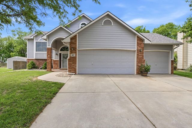 807 N Linden Ln, Derby, KS 67037