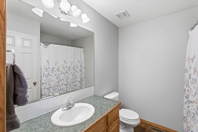 807 N Linden Ln, Derby, KS 67037