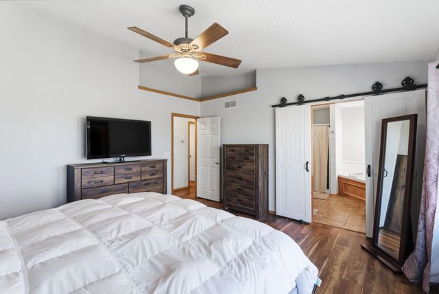 807 N Linden Ln, Derby, KS 67037