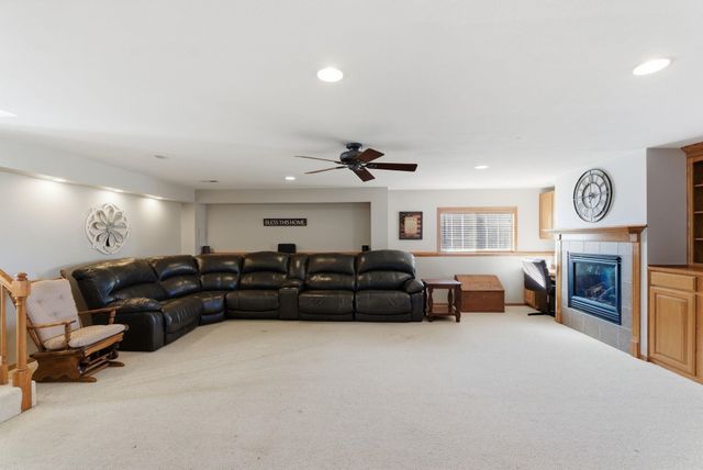 807 N Linden Ln, Derby, KS 67037