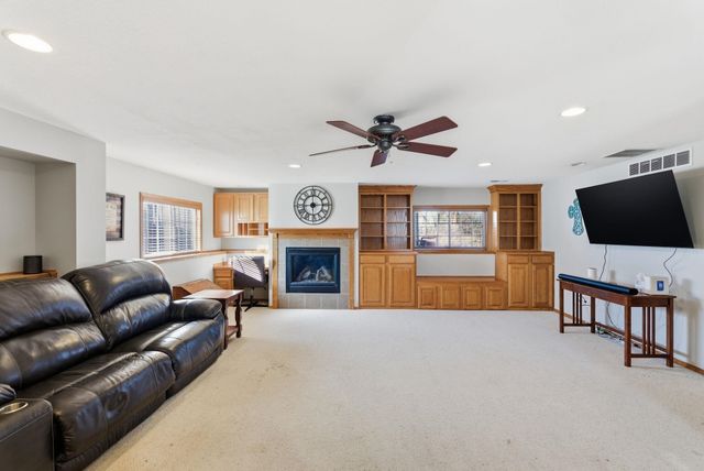 807 N Linden Ln, Derby, KS 67037