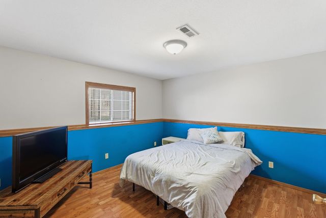 807 N Linden Ln, Derby, KS 67037