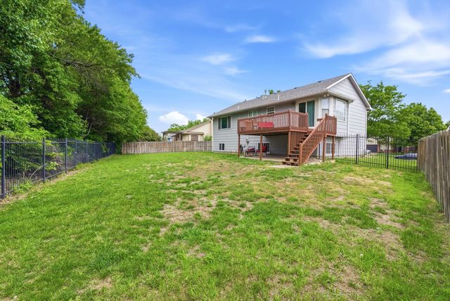 807 N Linden Ln, Derby, KS 67037