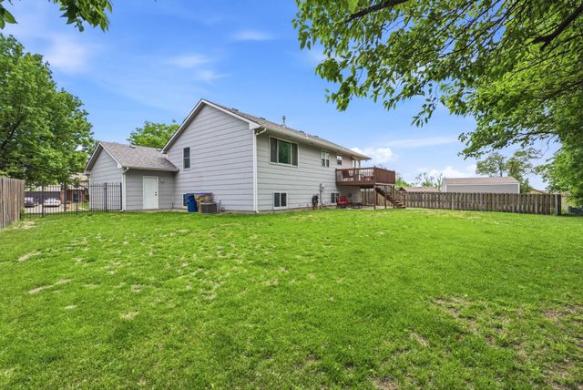 807 N Linden Ln, Derby, KS 67037