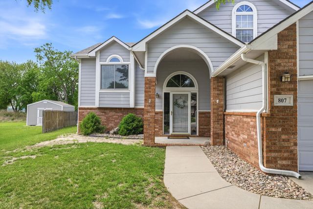 807 N Linden Ln, Derby, KS 67037