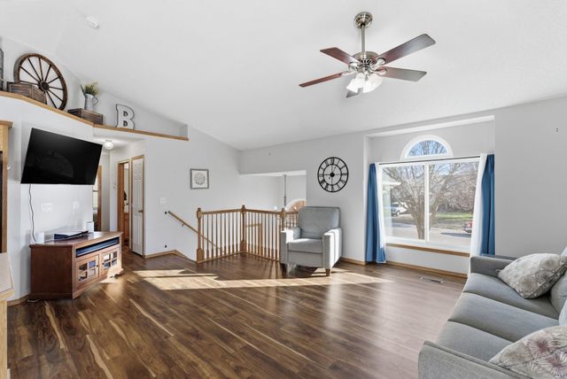 807 N Linden Ln, Derby, KS 67037