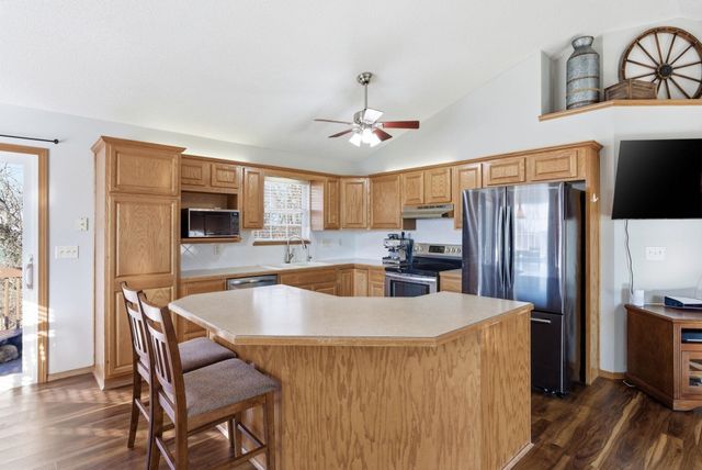 807 N Linden Ln, Derby, KS 67037