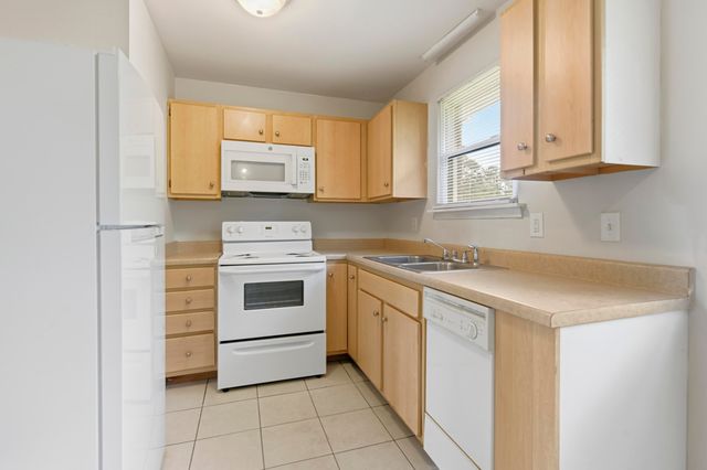 2107 Rondo Street Apt 205, Charleston, SC 29414