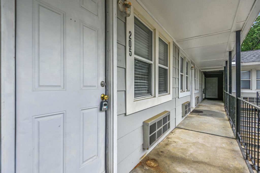 2107 Rondo Street Apt 205, Charleston, SC 29414