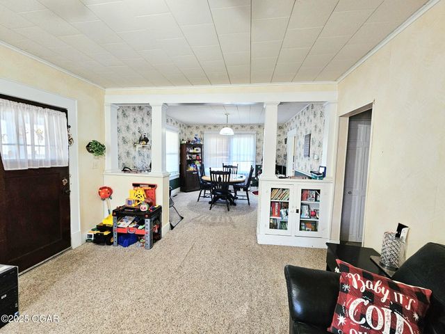 145 W 19TH Street, Baxter Springs, KS 66713