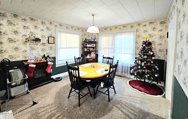 145 W 19TH Street, Baxter Springs, KS 66713