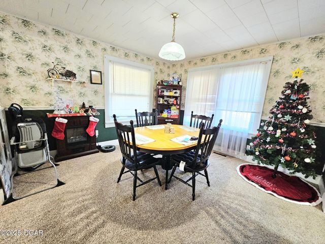 145 W 19TH Street, Baxter Springs, KS 66713