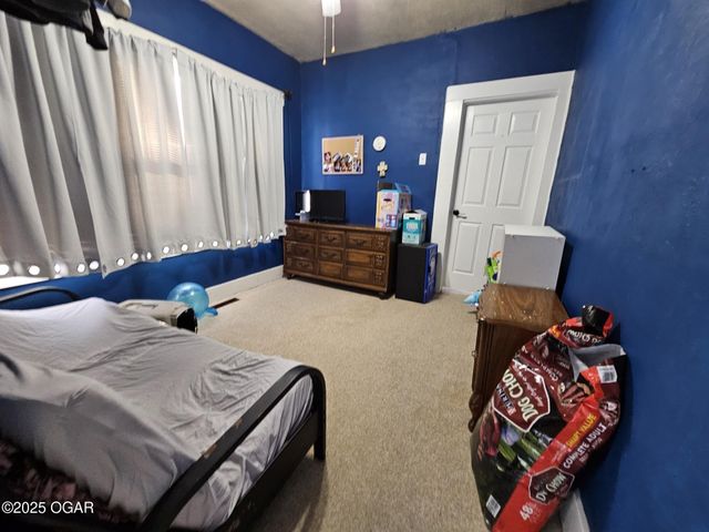 145 W 19TH Street, Baxter Springs, KS 66713