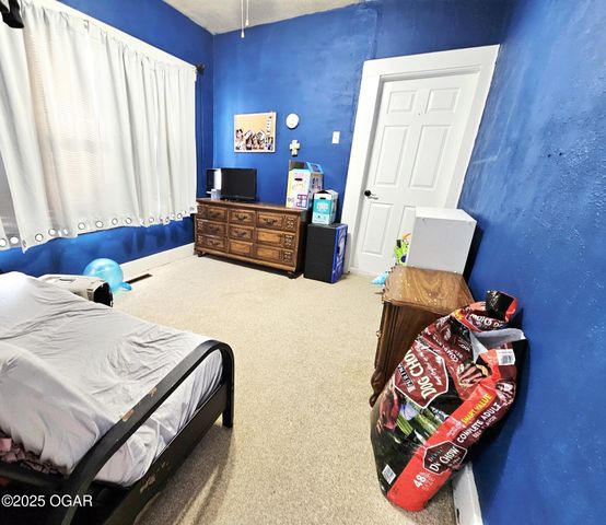 145 W 19TH Street, Baxter Springs, KS 66713