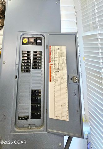 145 W 19TH Street, Baxter Springs, KS 66713