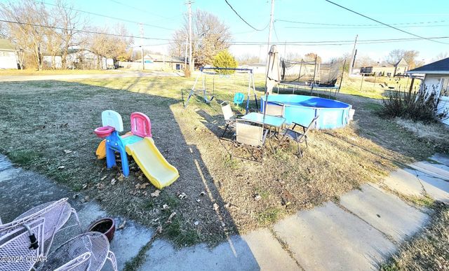 145 W 19TH Street, Baxter Springs, KS 66713