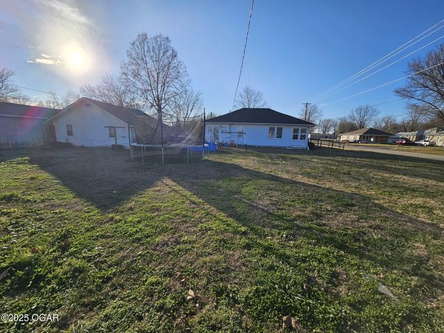 145 W 19TH Street, Baxter Springs, KS 66713
