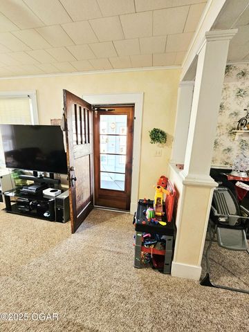 145 W 19TH Street, Baxter Springs, KS 66713