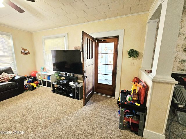 145 W 19TH Street, Baxter Springs, KS 66713