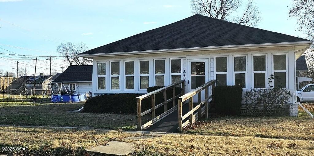 145 W 19TH Street, Baxter Springs, KS 66713