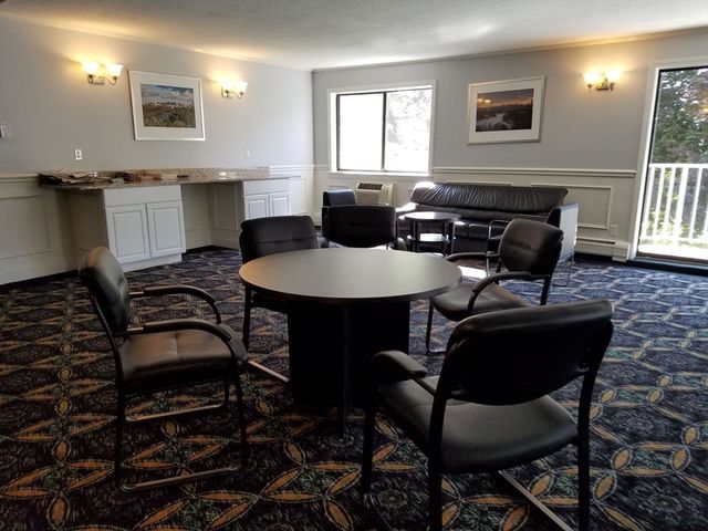 151 Coolidge Ave 105, Watertown, MA 02472
