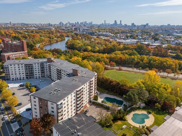 151 Coolidge Ave 105, Watertown, MA 02472