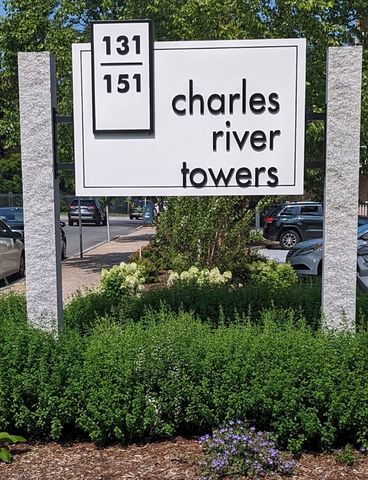 151 Coolidge Ave 105, Watertown, MA 02472