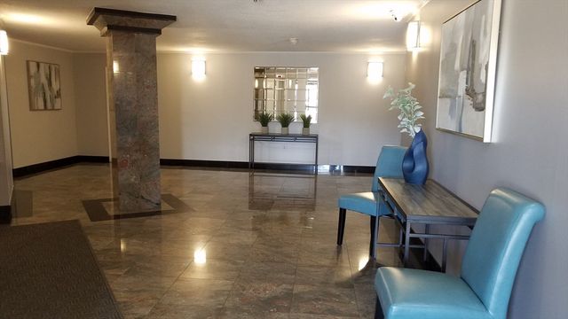 151 Coolidge Ave 105, Watertown, MA 02472