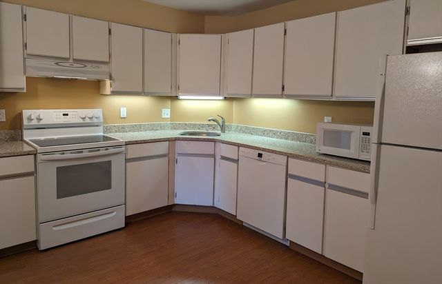 151 Coolidge Ave 105, Watertown, MA 02472