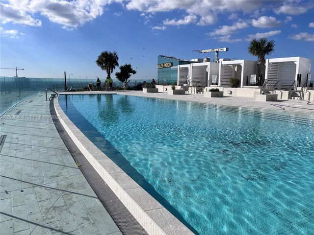 300 Biscayne Boulevard Way 2509W, Miami, FL 33131