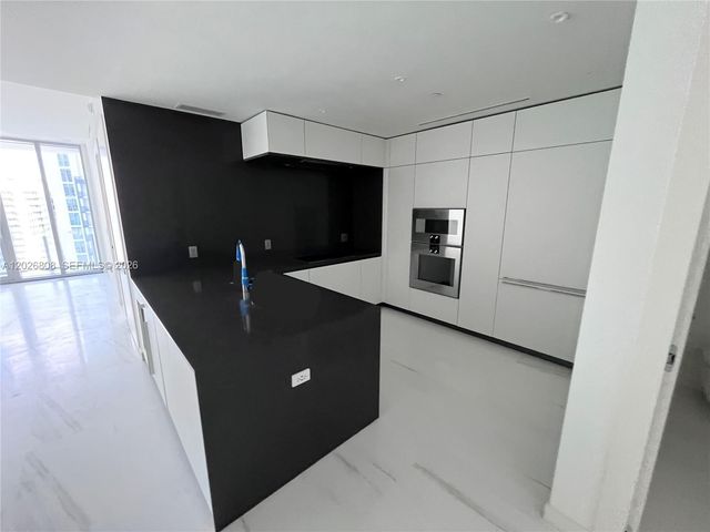 300 Biscayne Boulevard Way 2509W, Miami, FL 33131