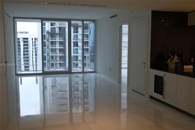 300 Biscayne Boulevard Way 2509W, Miami, FL 33131
