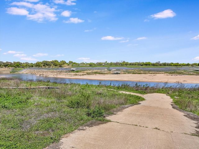 223 Golf Course DR, Spicewood, TX 78669
