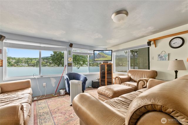 18545 W Big Lake Boulevard, Mount Vernon, WA 98274