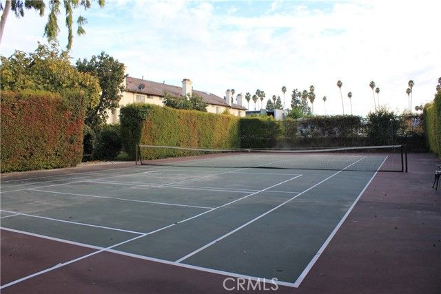 7304 Corbin Avenue F, Reseda (los Angeles), CA 91335