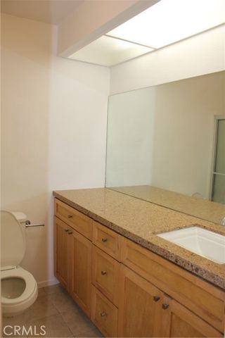 7304 Corbin Avenue F, Reseda (los Angeles), CA 91335