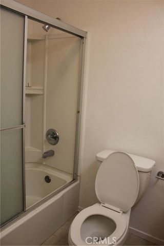 7304 Corbin Avenue F, Reseda (los Angeles), CA 91335