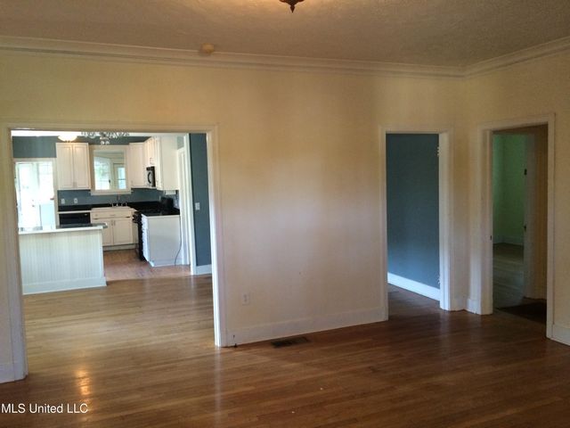 4056 Redwing Avenue, Jackson, MS 39216